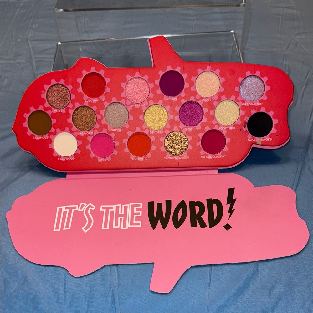 Revolution Grease Palette in Pink and Red and Sandy & Rizzo lipstick - Picture 4 of 5